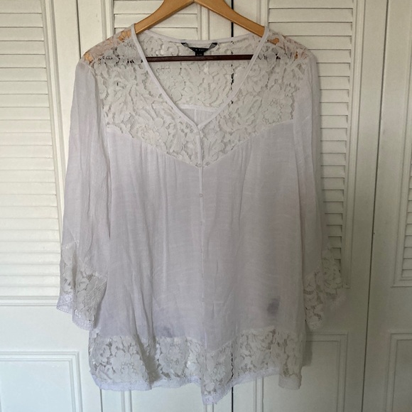 White blouse with Lace accent and tie - XL - Picture 2 of 7